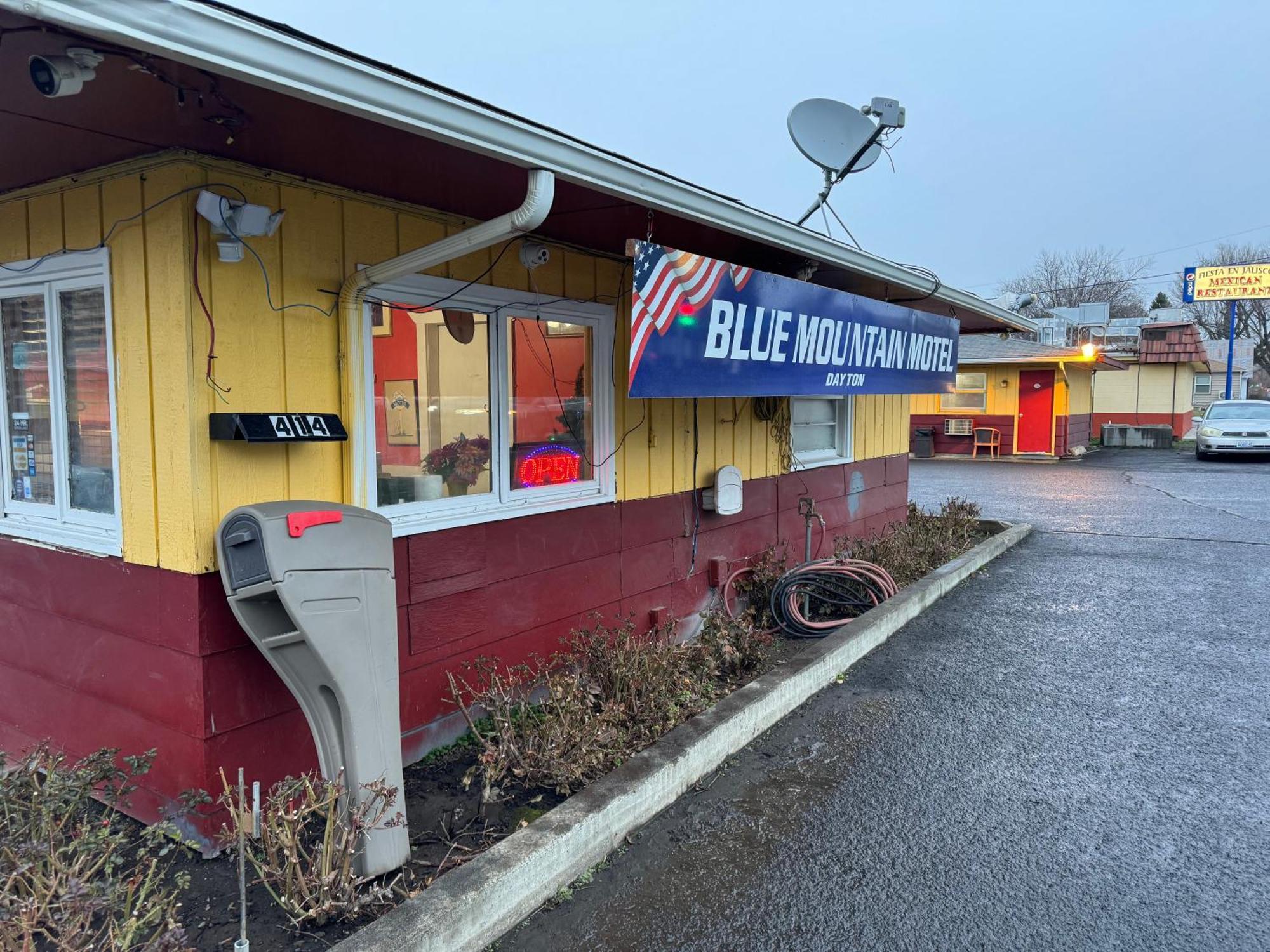 Blue Mountain Motel Dayton Exterior photo